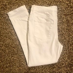 Universal Thread white skinny jeans. Size 8 / 29R.